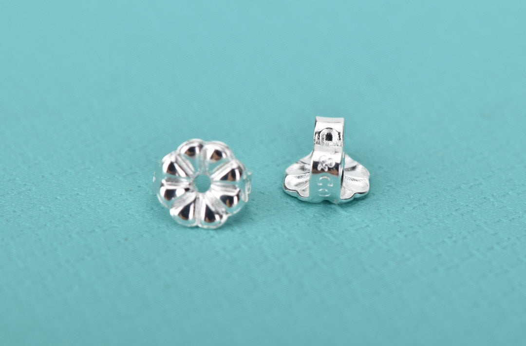 18K Return to Tiffany Heart Earrings