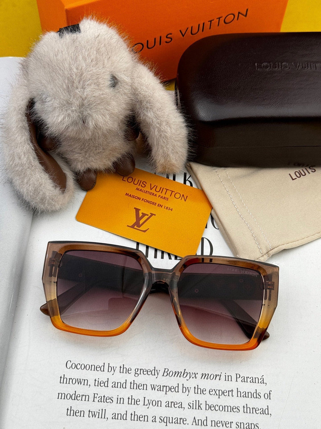 LOUIS VUITTON SQUARE SUNGLASS L6133 IN ACETATE FRAME EMBOSSED LOGO