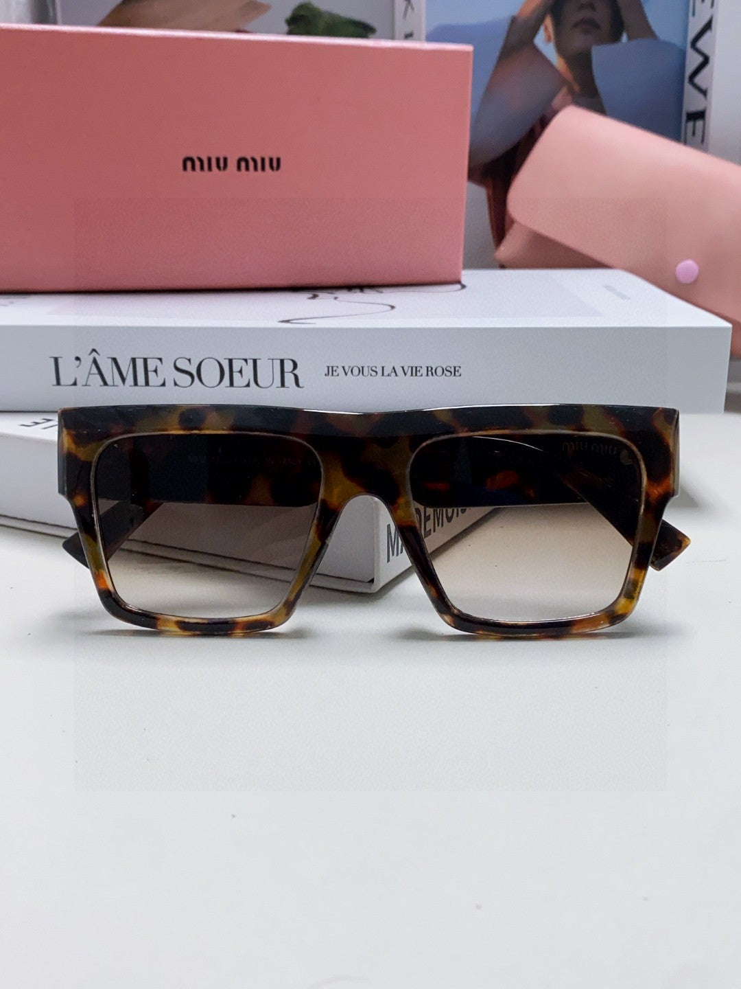 RUNWAY SQUARE SUNGLASSES 513009 IN HAVANA ACETATE