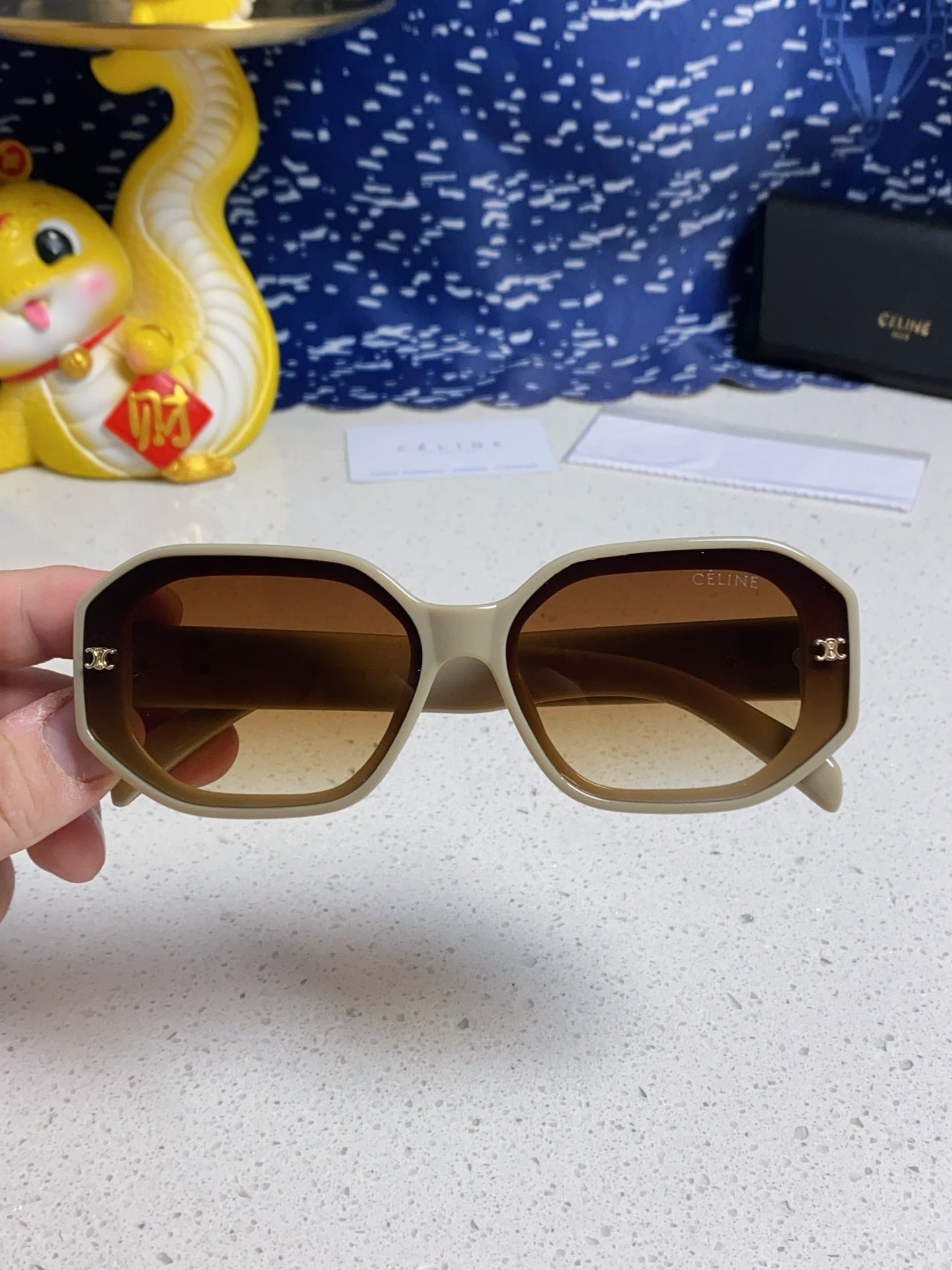CELINE TRIOMPHE SQUARE SUNGLASS 566741 IN IVORY ACETATE