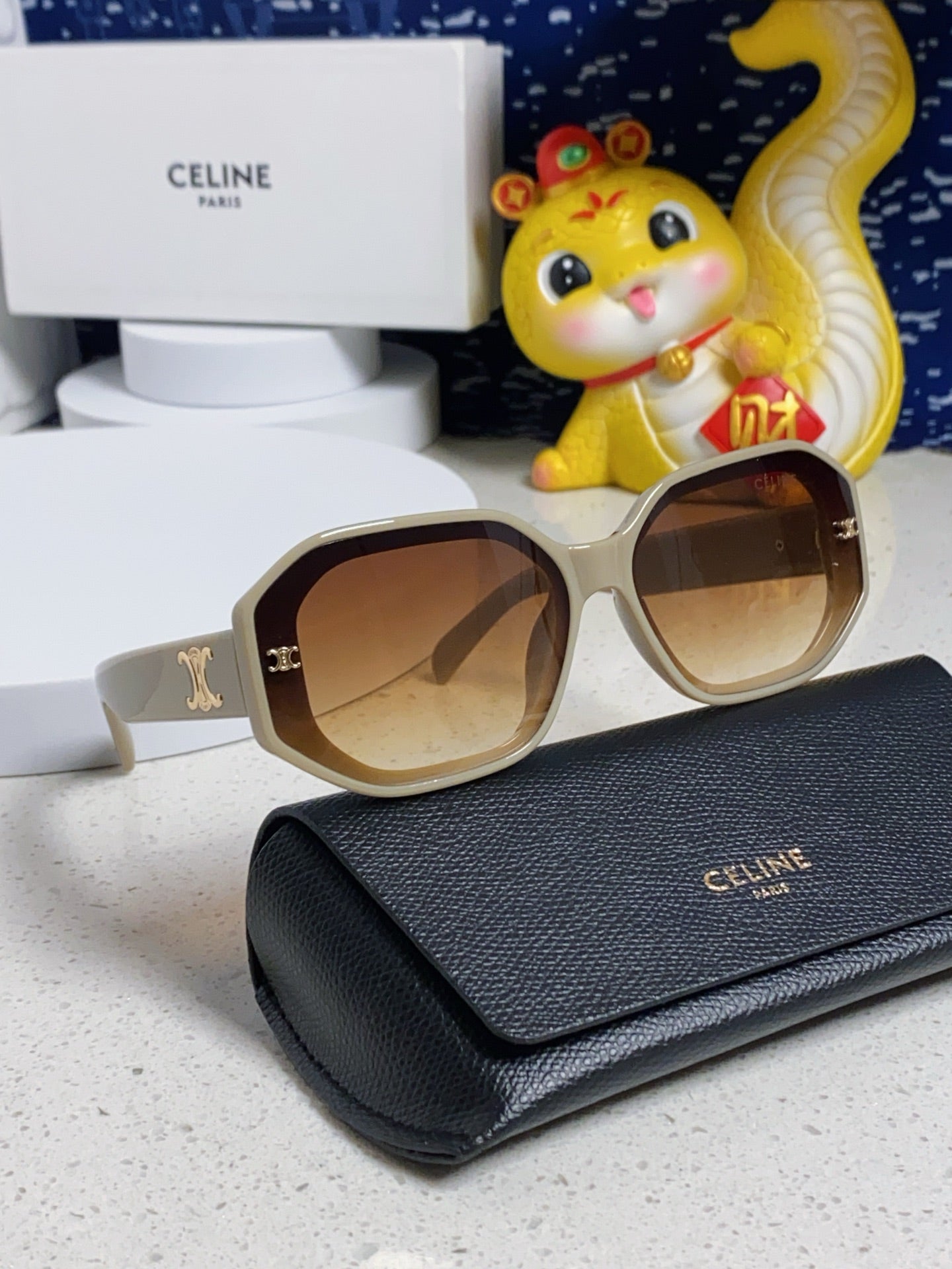 CELINE TRIOMPHE SQUARE SUNGLASS 566741 IN IVORY ACETATE