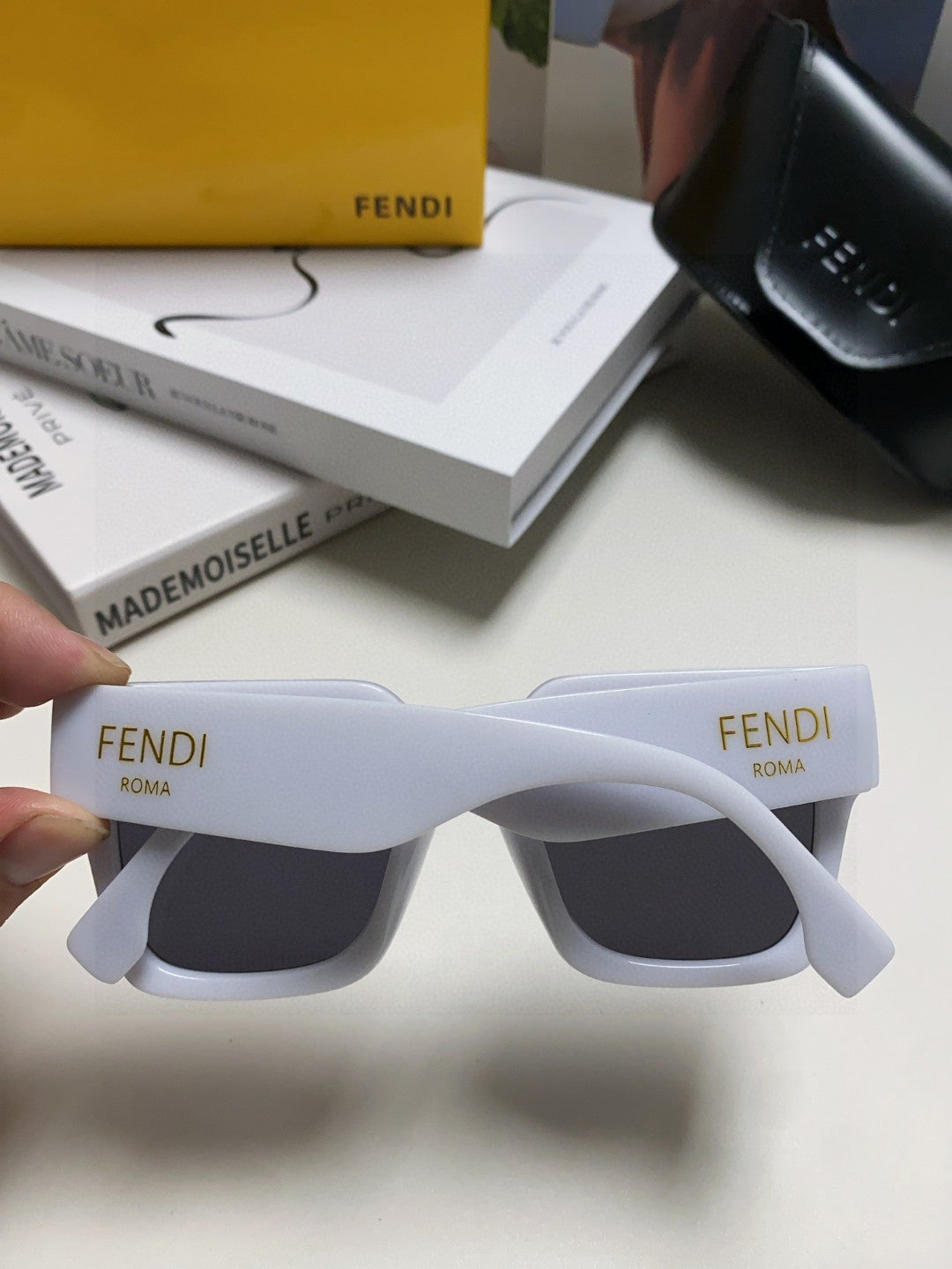 FEN FIRST CHUNKY SQUARE FRAME SUNGLASSES 542081 IN ACETATE